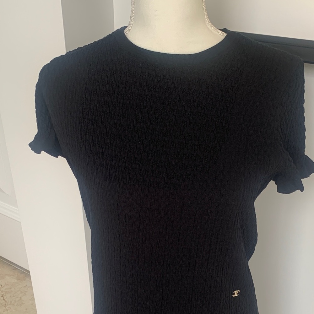 CHANEL Black Short-Sleeve Knit Dress CC with Logo Accent. Size 42. Pristine - Picture 6 of 15